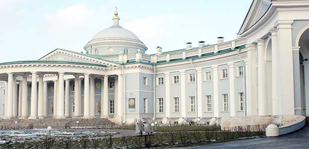Здание НИИ Склифосовского в Москве, где можно пройти лечение на Гамма ноже